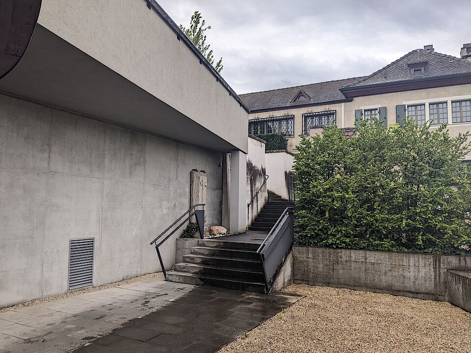 Treppe zwischen Landgut und Seminarraum, Castelen