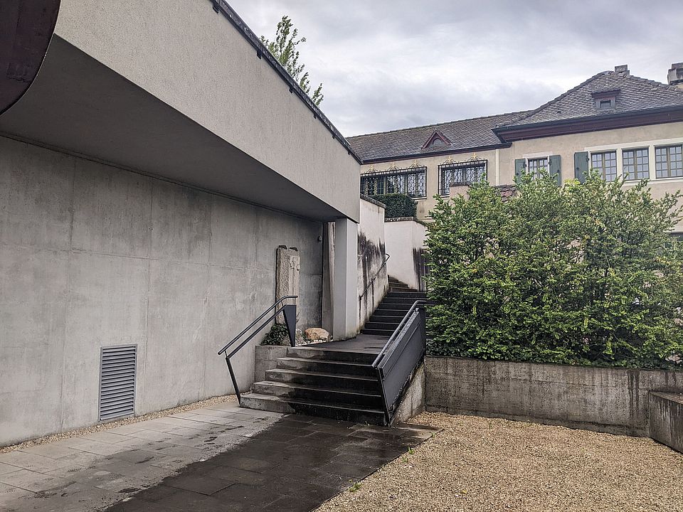 Treppe zwischen Landgut und Seminarraum, Castelen